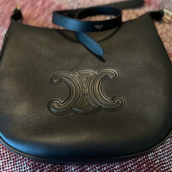 CELINE HELOISE BAG CUIR TRIOMPHE IN SUPPLE CALFSKIN BLACK HOBO MEDIUM - Picture 8 of 12